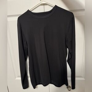 Lululemon Fundamental Long Sleeve Shirt in black, size small, great condition